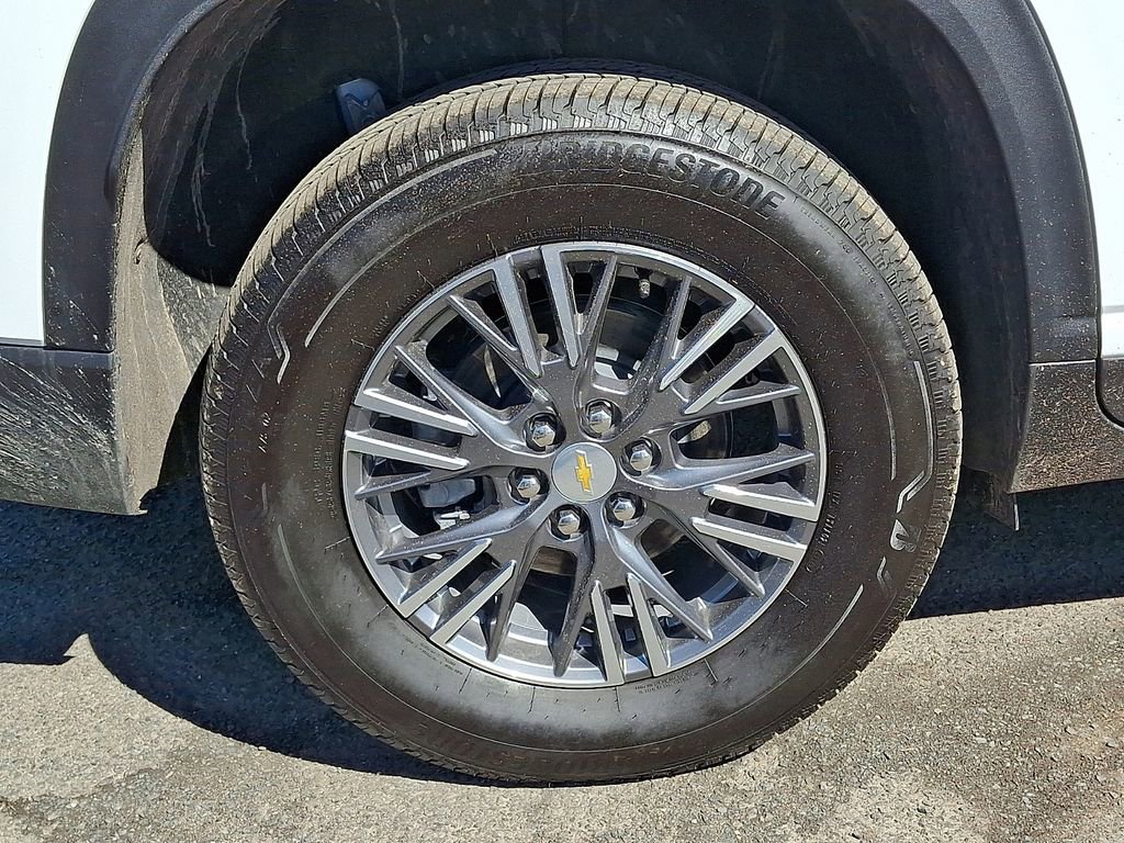 Used 2026 Chevrolet Traverse LT w/ Driver Confidence Package image 33