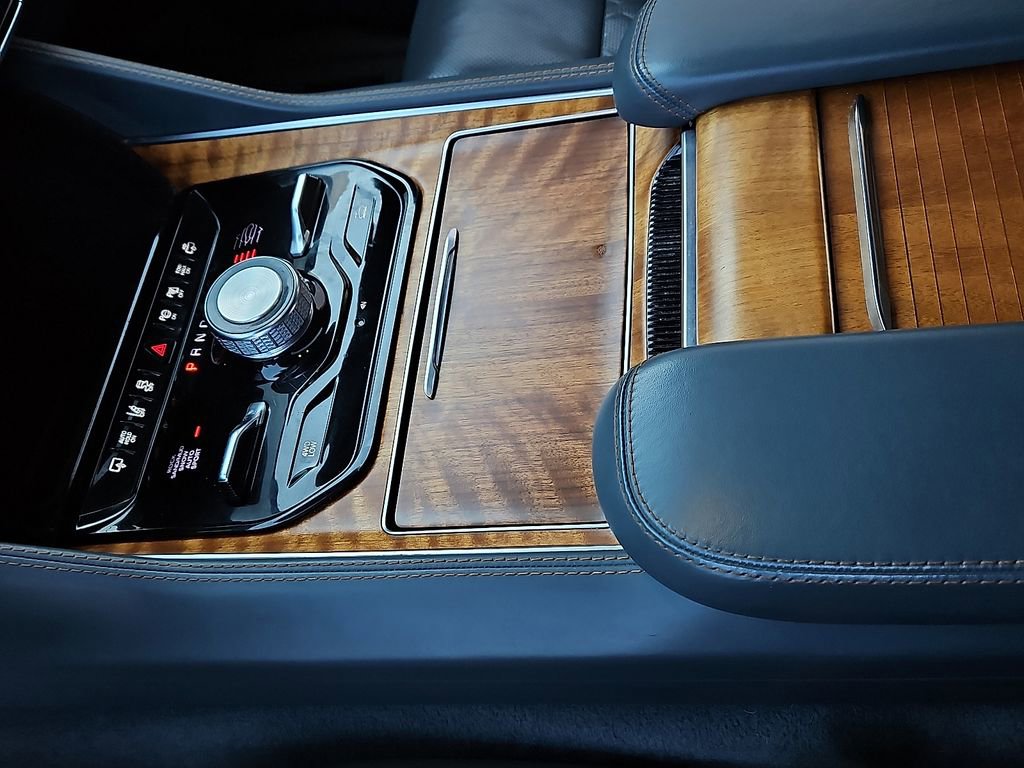 Used 2022 Jeep Grand Wagoneer Series III w/ Rear Seat Video Group 1 image 24