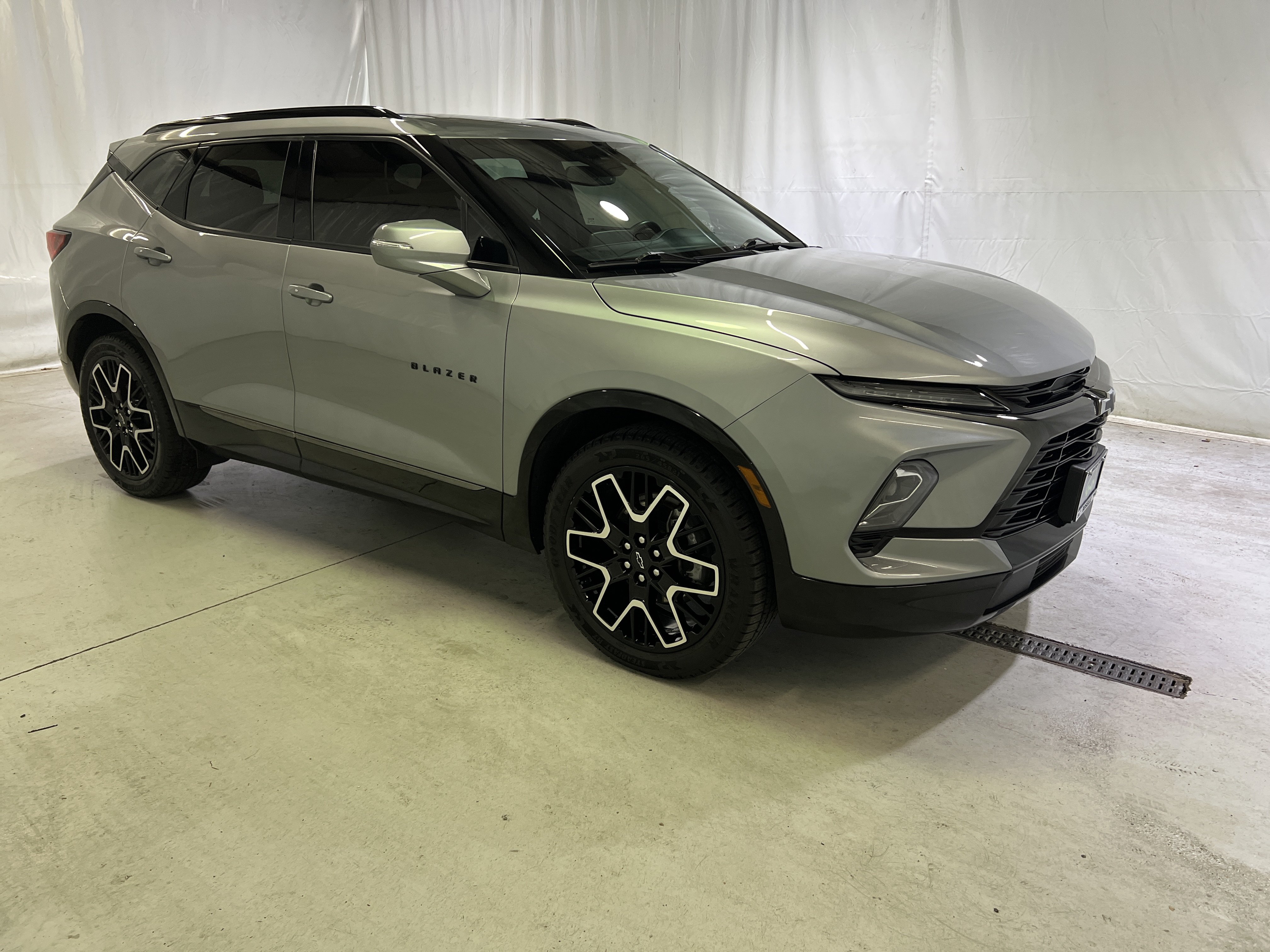 Certified 2023 Chevrolet Blazer RS FWD image 2