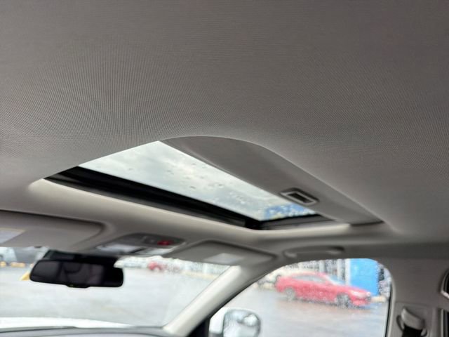 Used 2024 Kia Telluride EX w/ EX Captain's Chair Package image 14