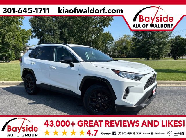 Used 2021 Toyota RAV4 XLE FWD image 1
