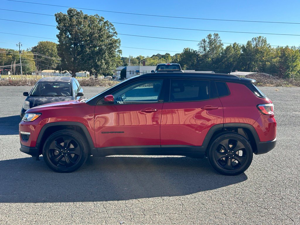 Used 2019 Jeep Compass Latitude FWD image 3