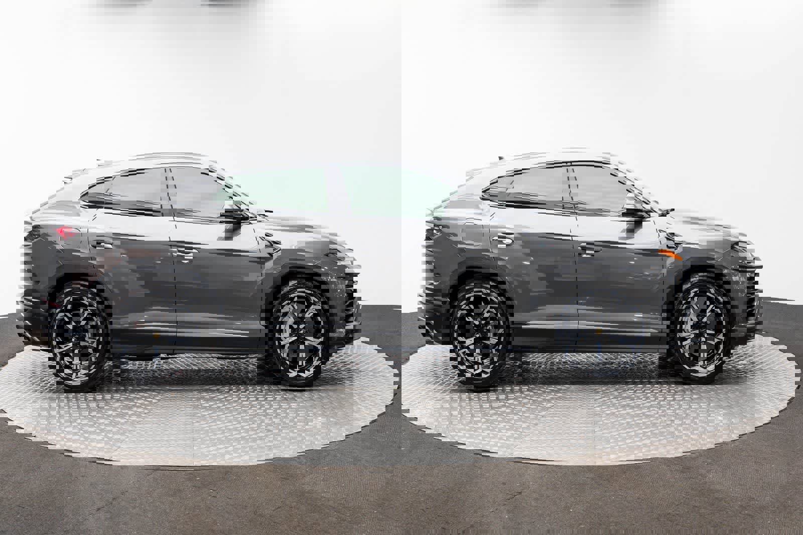 Used 2022 Lamborghini Urus AWD/4WD image 69