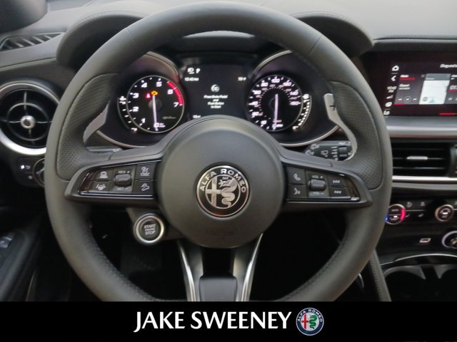 Used 2022 Alfa Romeo Stelvio Veloce AWD/4WD image 15