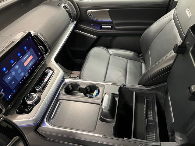 Used 2025 Ford Expedition Platinum AWD/4WD image 38