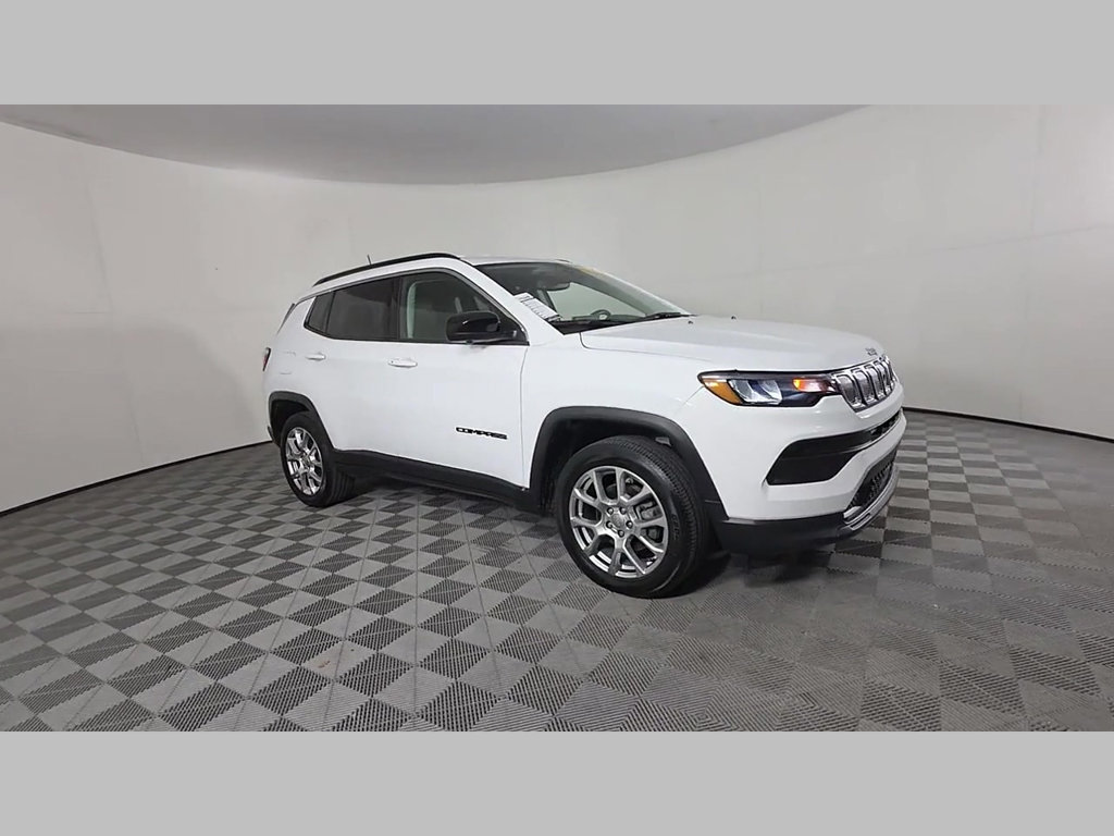 Used 2022 Jeep Compass Latitude AWD/4WD image 48