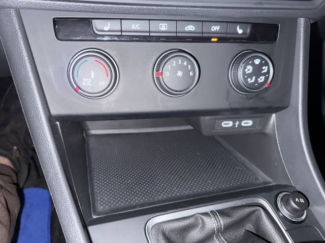 Used 2024 Volkswagen Jetta Sport image 32