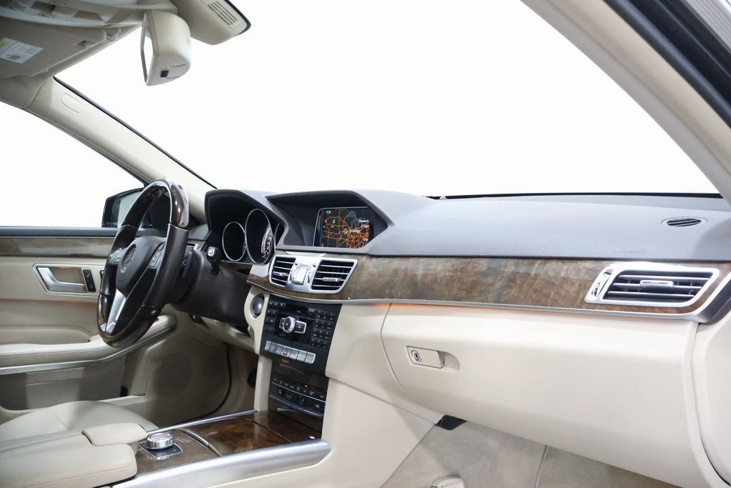 Used 2014 Mercedes-Benz E 350 4MATIC Sedan image 23