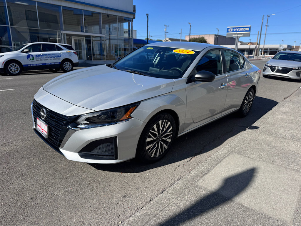 Used 2024 Nissan Altima 2.5 SV