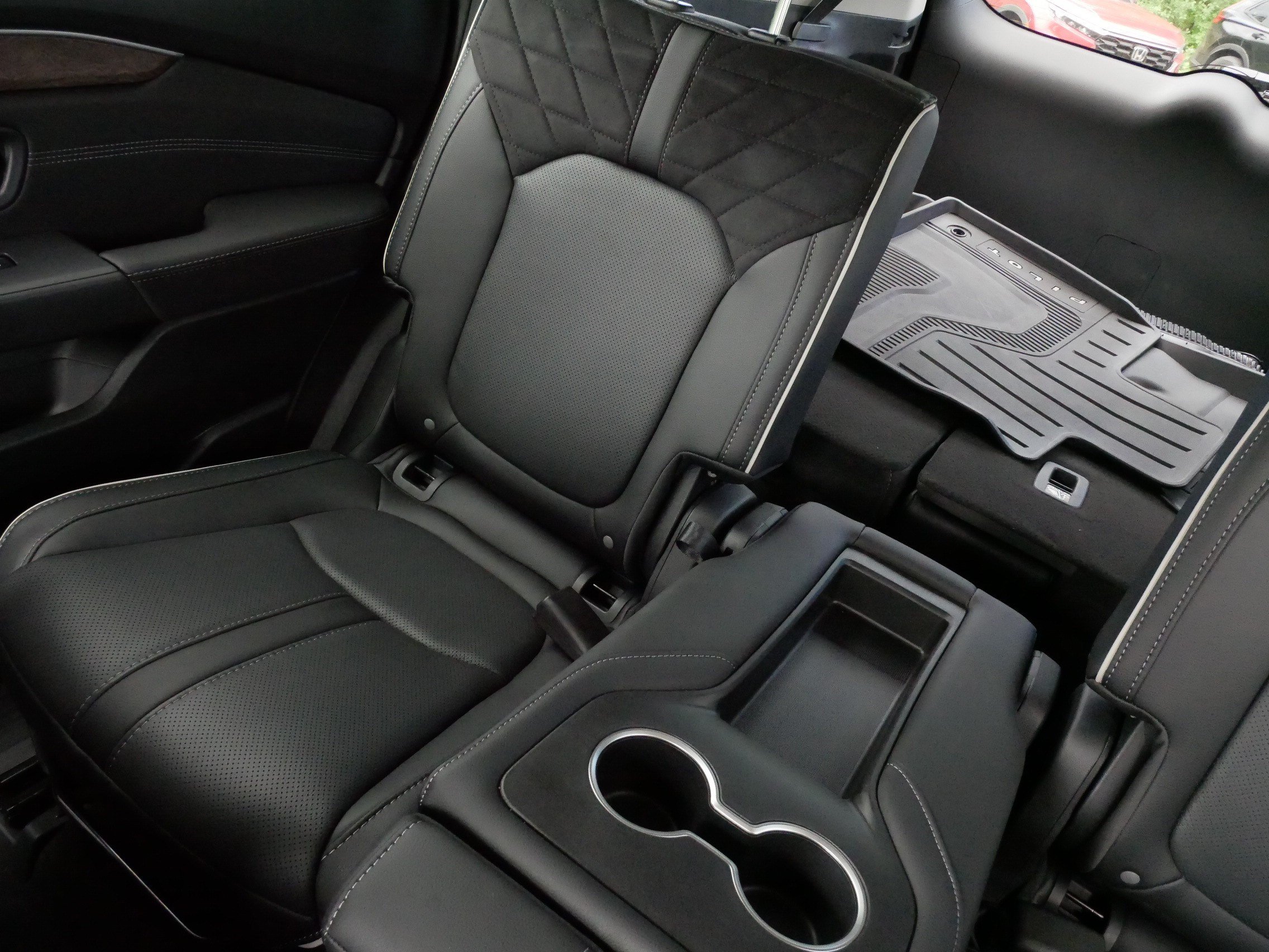 Used 2026 Honda Pilot Elite image 12