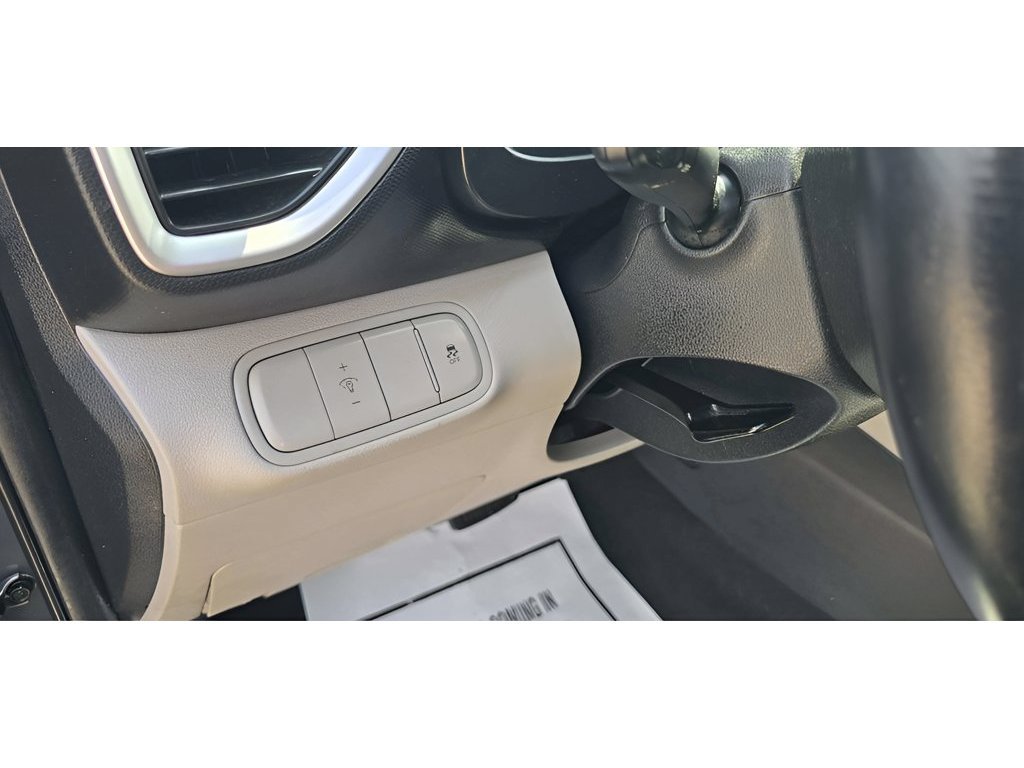 Used 2023 Hyundai Venue SEL w/ Cargo Package FWD image 14