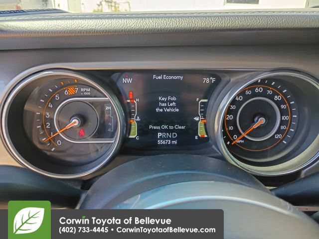 Used 2018 Jeep Wrangler Unlimited Sahara AWD/4WD image 15