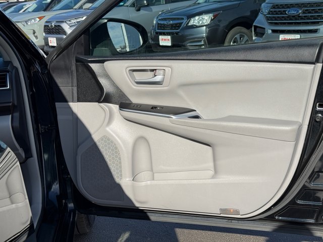 Used 2017 Toyota Camry LE FWD image 25
