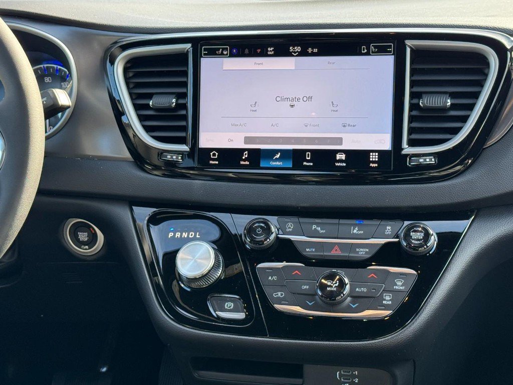 New 2026 Chrysler Voyager LX image 9