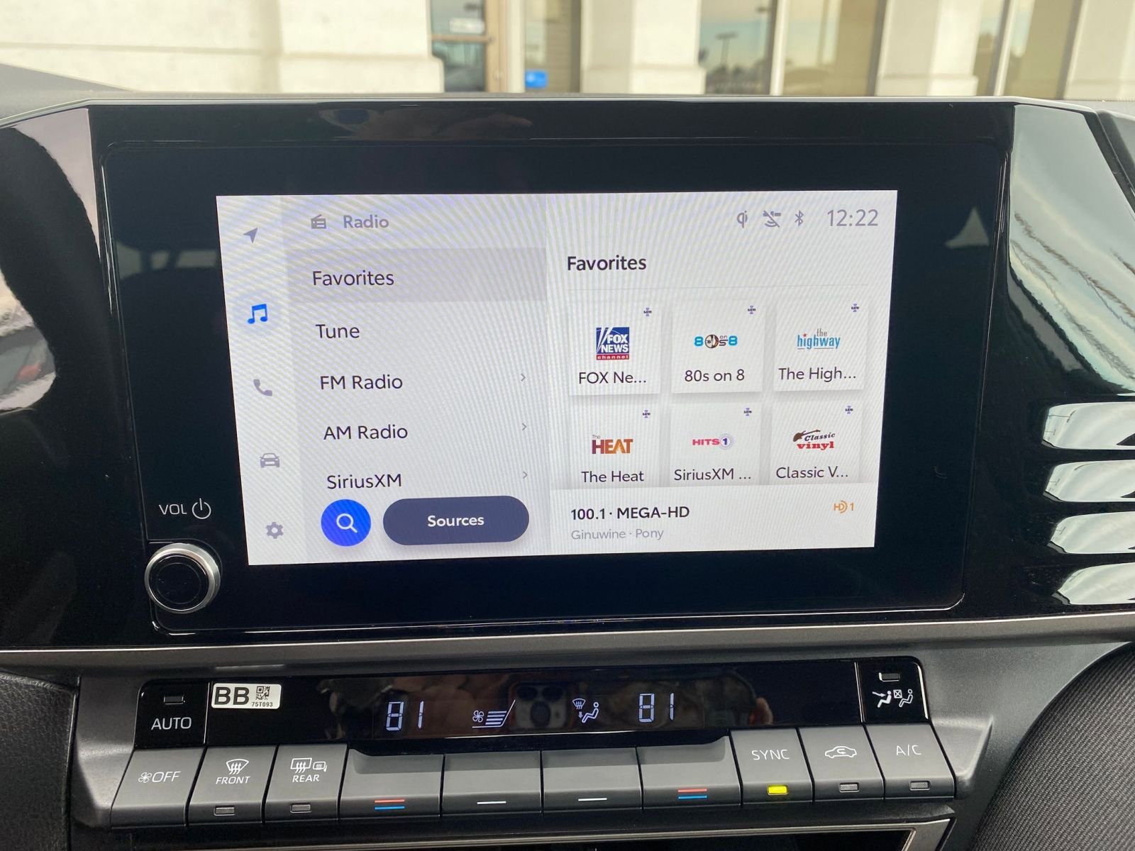 Used 2025 Toyota Camry LE image 21