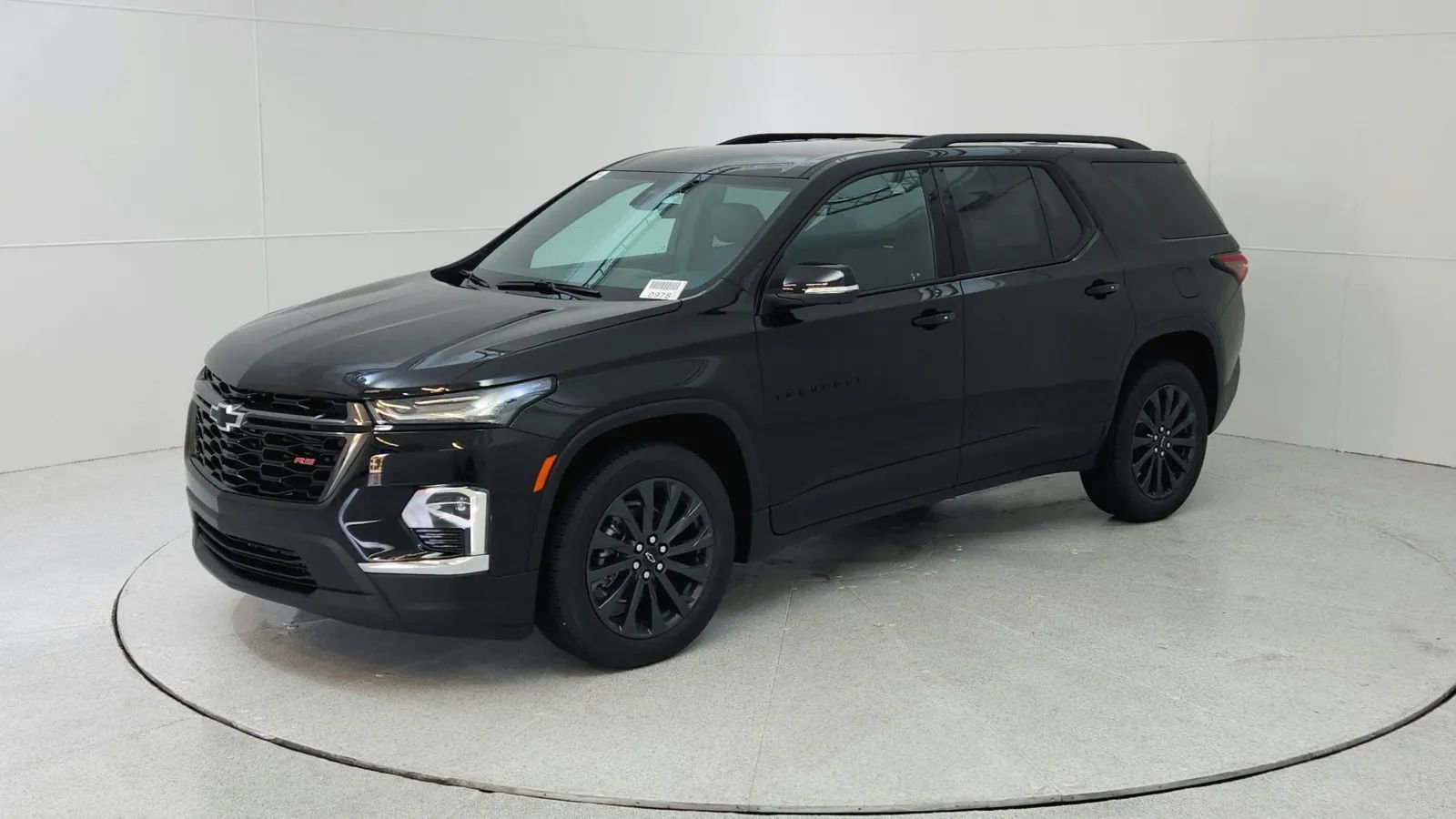 Used 2023 Chevrolet Traverse RS image 3