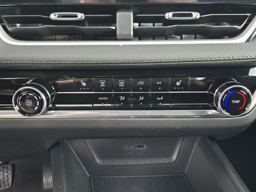 New 2026 Chevrolet Equinox LT w/ LPO, Floor Liner Package image 18