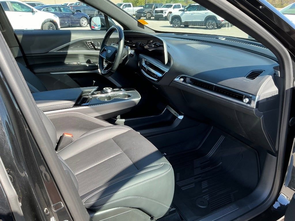 Used 2024 Cadillac Lyriq Luxury image 35