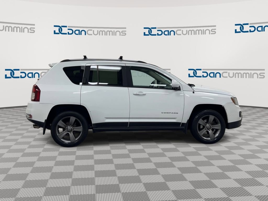 Used 2016 Jeep Compass Latitude image 9
