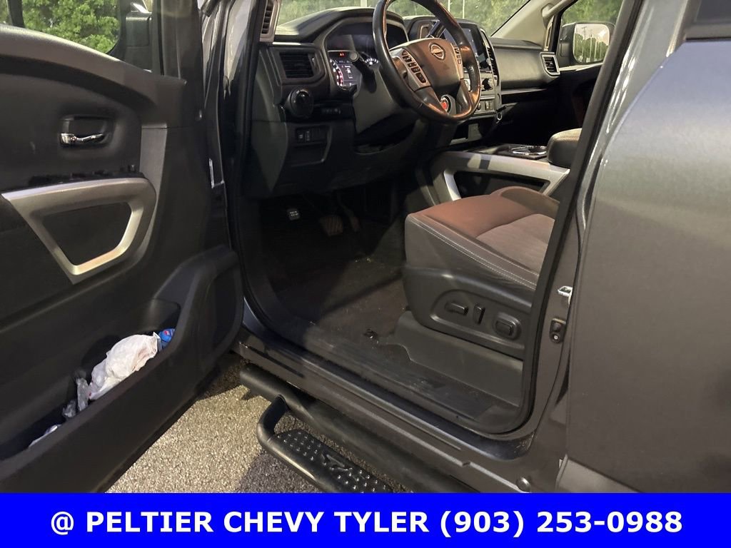 Used 2024 Nissan Titan SV w/ SV Convenience Package RWD image 12