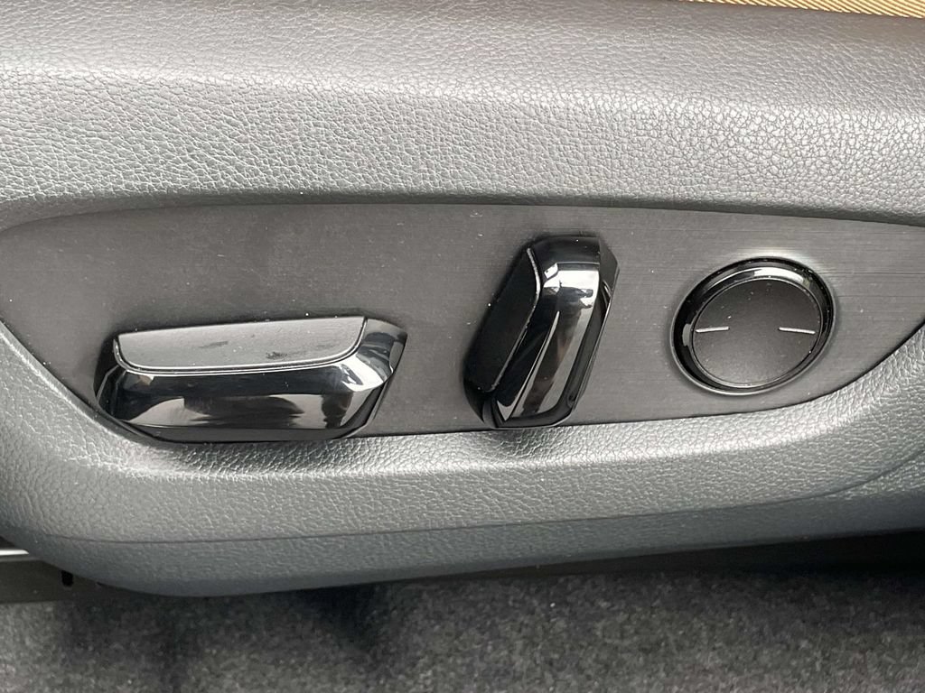 Used 2025 Lexus RX 350 Premium w/ Accessory Package (K3) FWD image 7