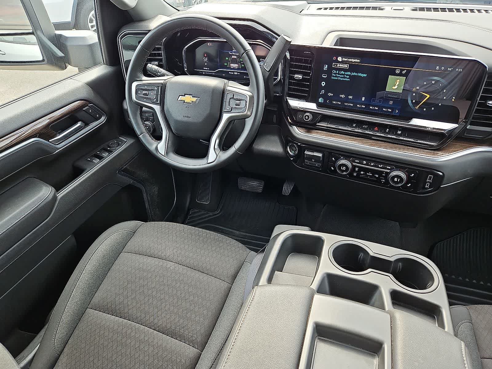Used 2025 Chevrolet Silverado 2500 LT w/ Convenience Package AWD/4WD image 10