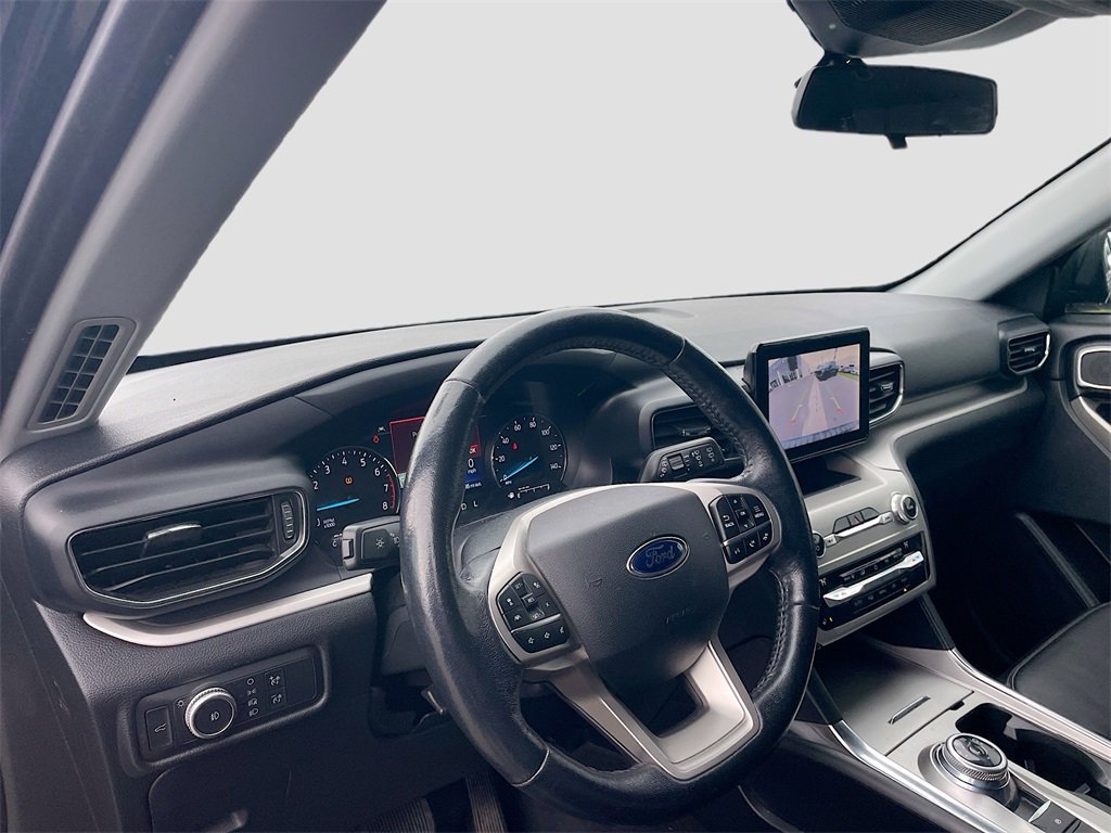 Used 2021 Ford Explorer XLT w/ Equipment Group 202A image 11