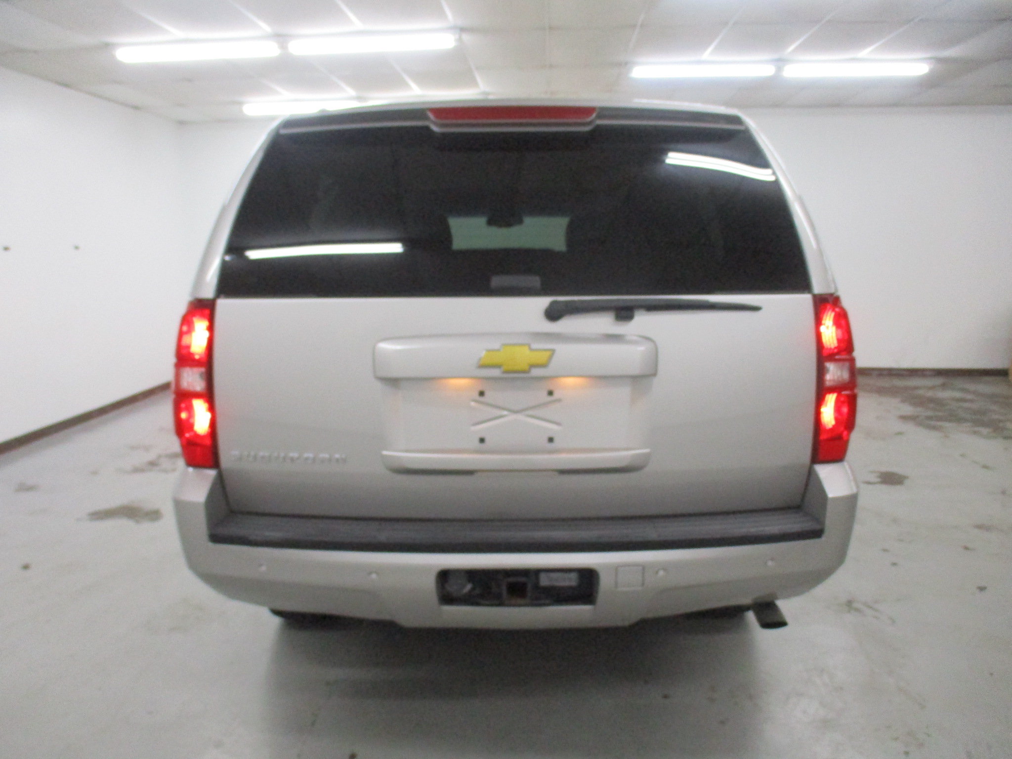 Used 2007 Chevrolet Suburban 2500 LT w/ LT Preferred Equipment Group AWD/4WD image 8
