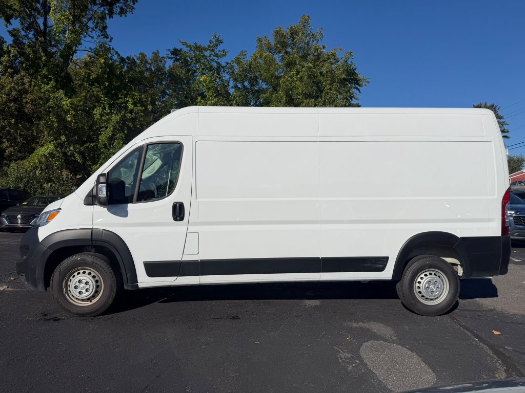 Used 2025 RAM ProMaster 2500 w/ Convenience Group FWD image 3