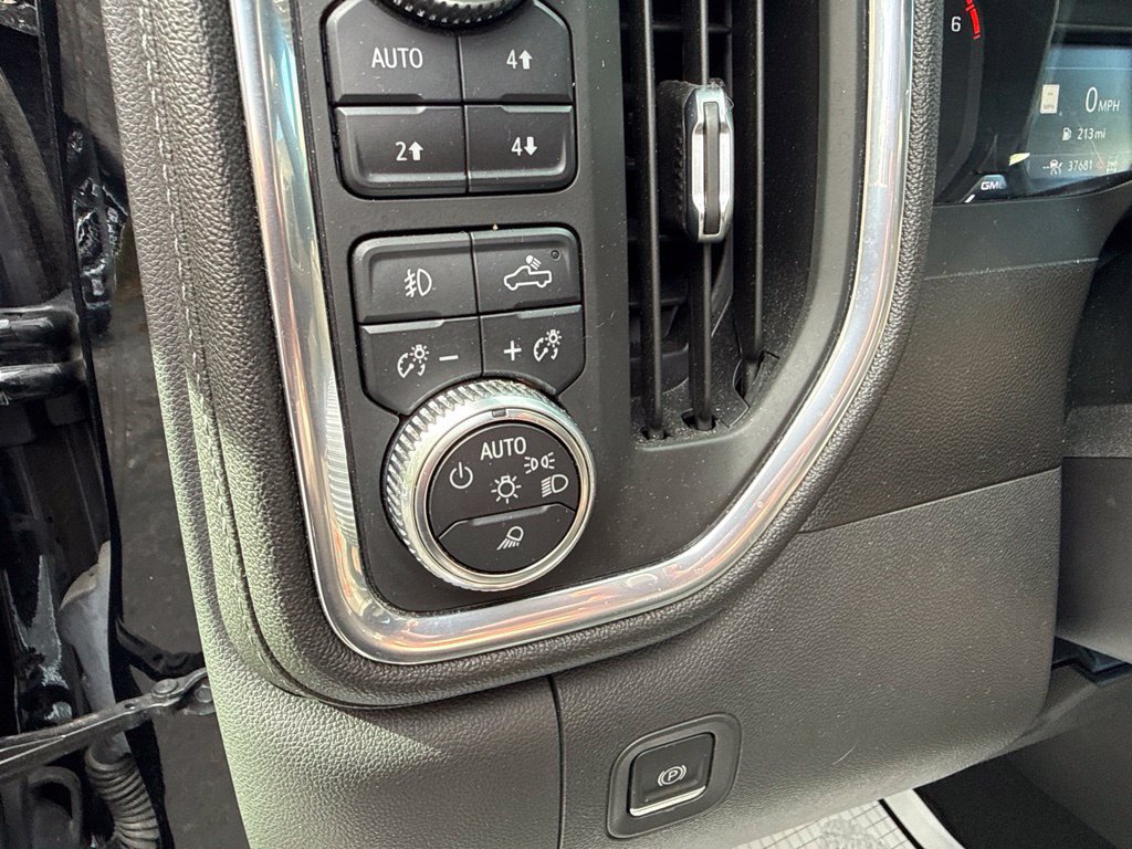Used 2021 GMC Sierra 1500 SLT w/ SLT Premium Plus Package AWD/4WD image 23