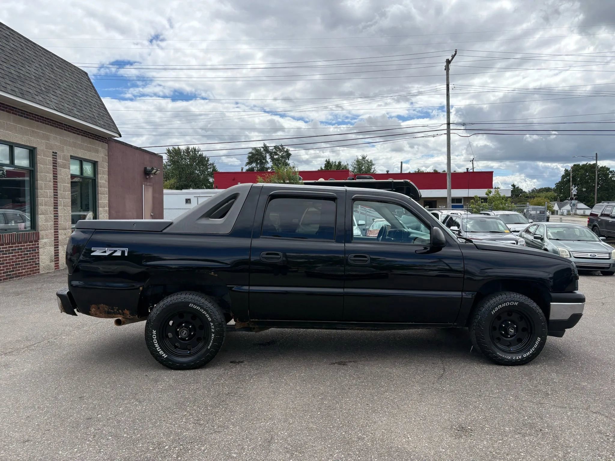 Used 2005 Chevrolet Avalanche Z71 w/ Preferred Equipment Group image 4