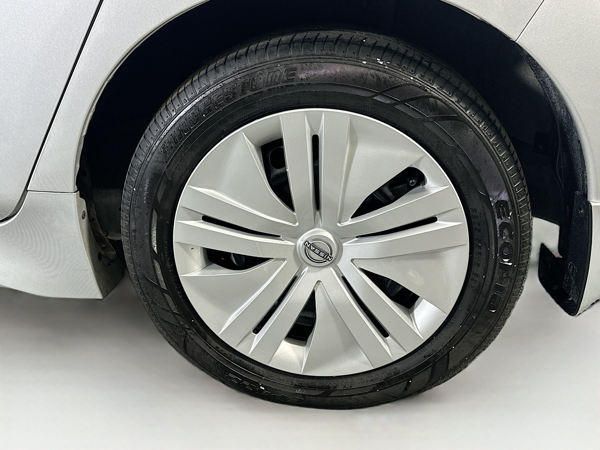 Used 2024 Nissan Leaf S FWD image 11