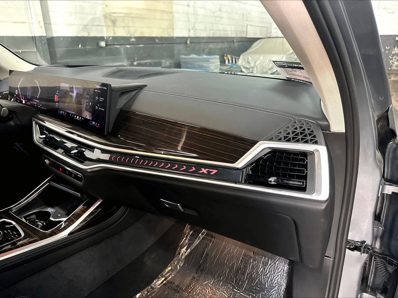 Used 2026 BMW X7 xDrive40i w/ Premium Package AWD/4WD image 19