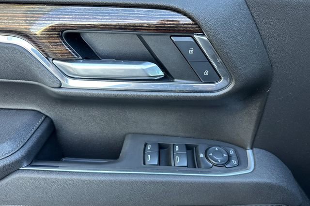 Used 2025 GMC Sierra 1500 Elevation image 11