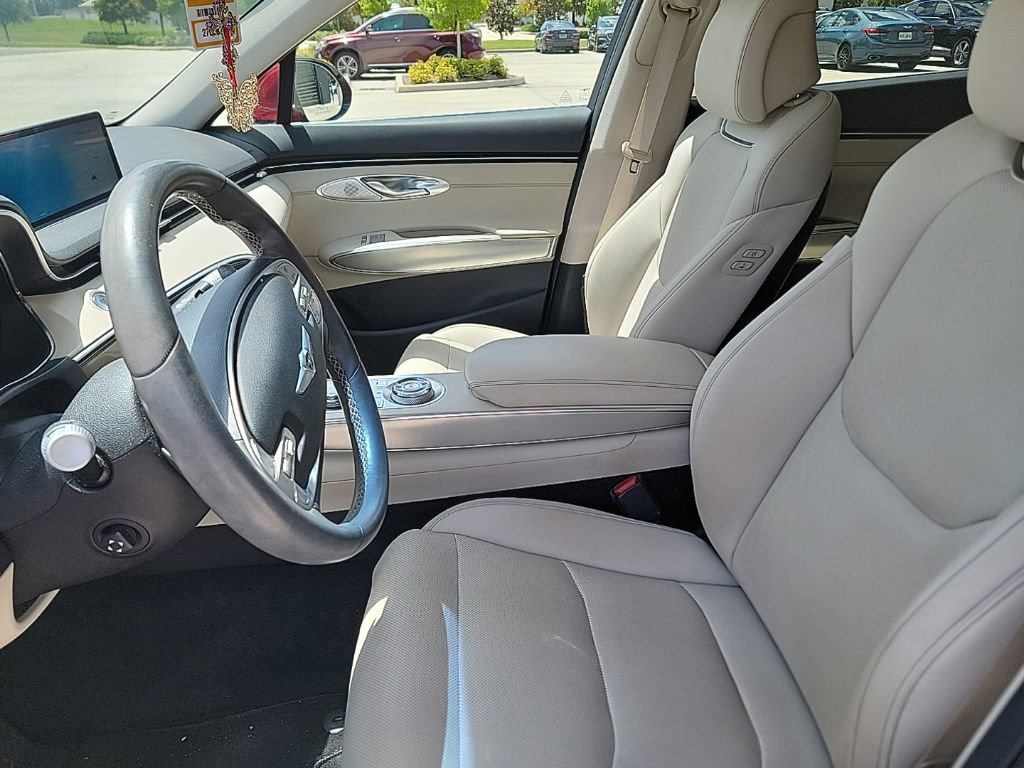 Used 2024 Genesis GV70 2.5T w/ Select Package AWD/4WD image 10