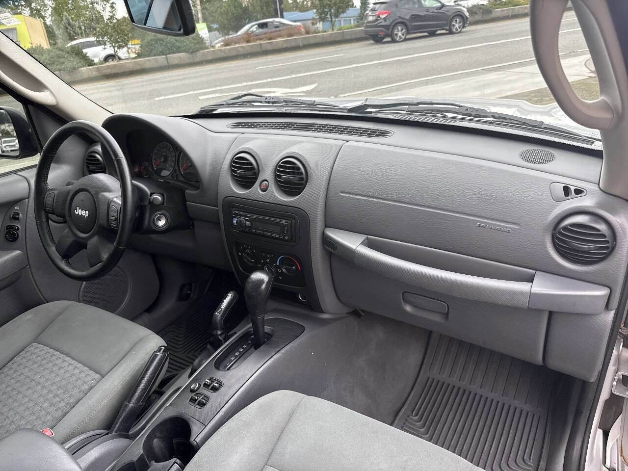 Used 2007 Jeep Liberty Sport image 23