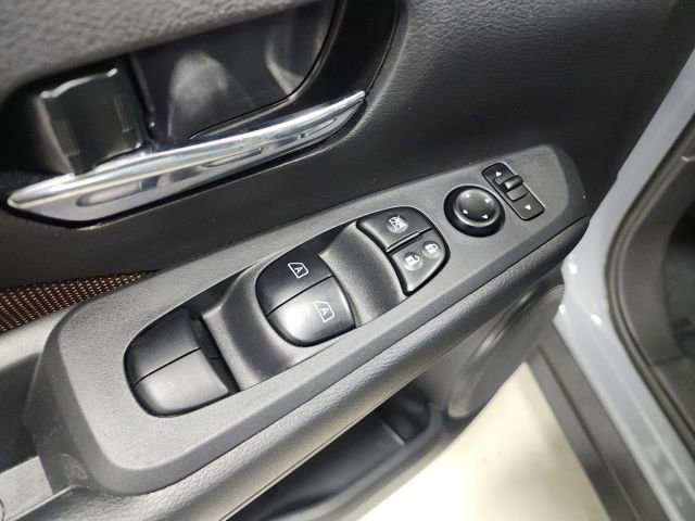 Used 2024 Nissan Kicks SR FWD image 21
