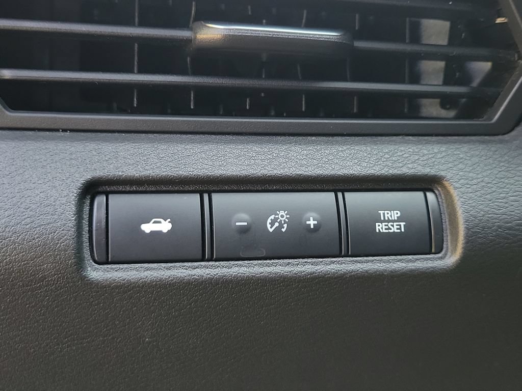 Used 2024 Nissan Altima 2.5 SV FWD image 21