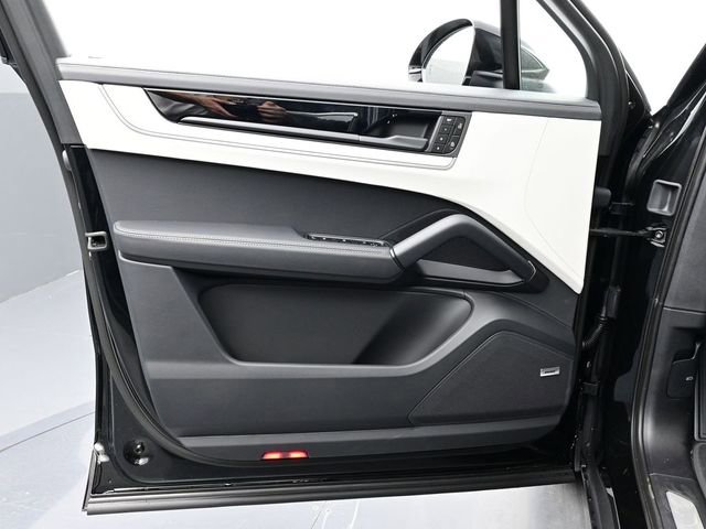 New 2026 Porsche Cayenne E-Hybrid image 14