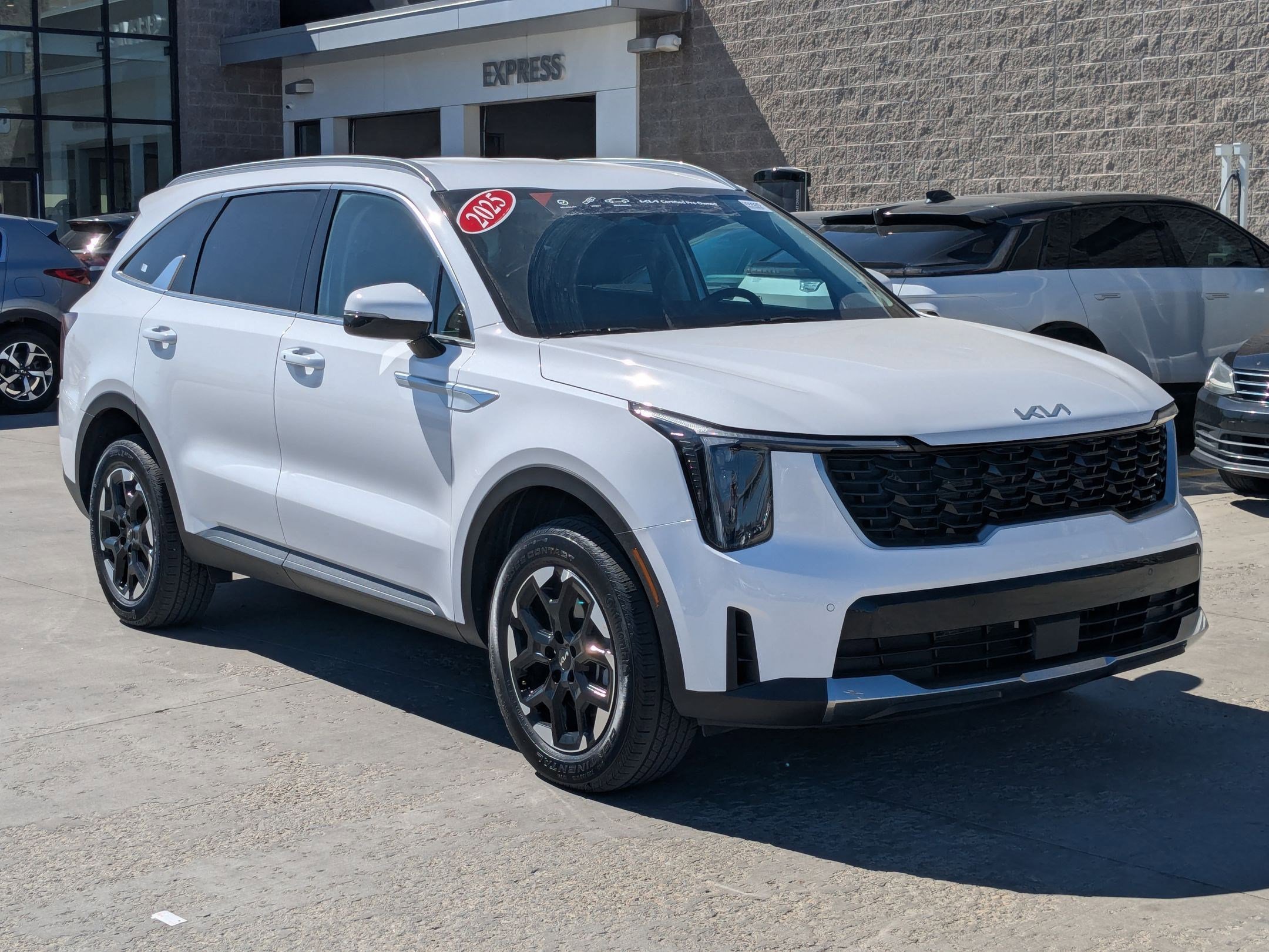 Certified 2025 Kia Sorento S image 7