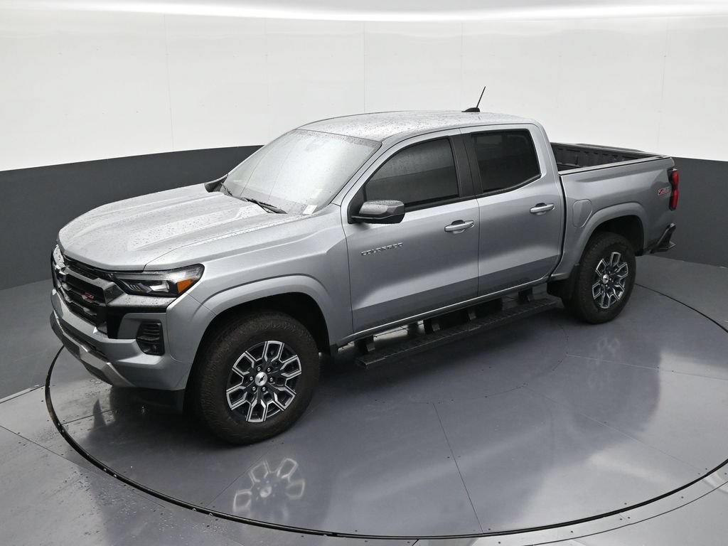 Used 2025 Chevrolet Colorado Z71 AWD/4WD image 12