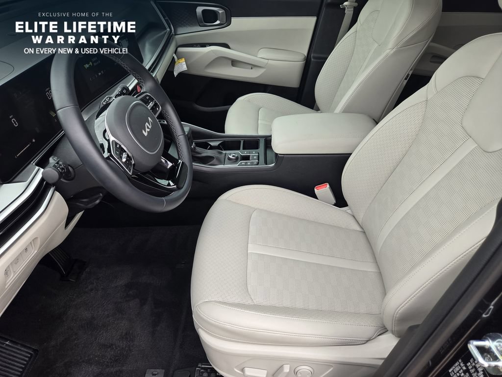Certified 2025 Kia Sorento EX FWD image 11