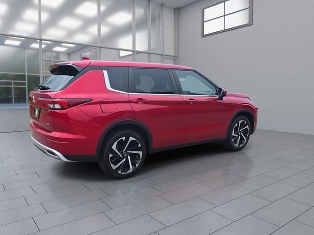 Used 2023 Mitsubishi Outlander SE AWD/4WD image 8