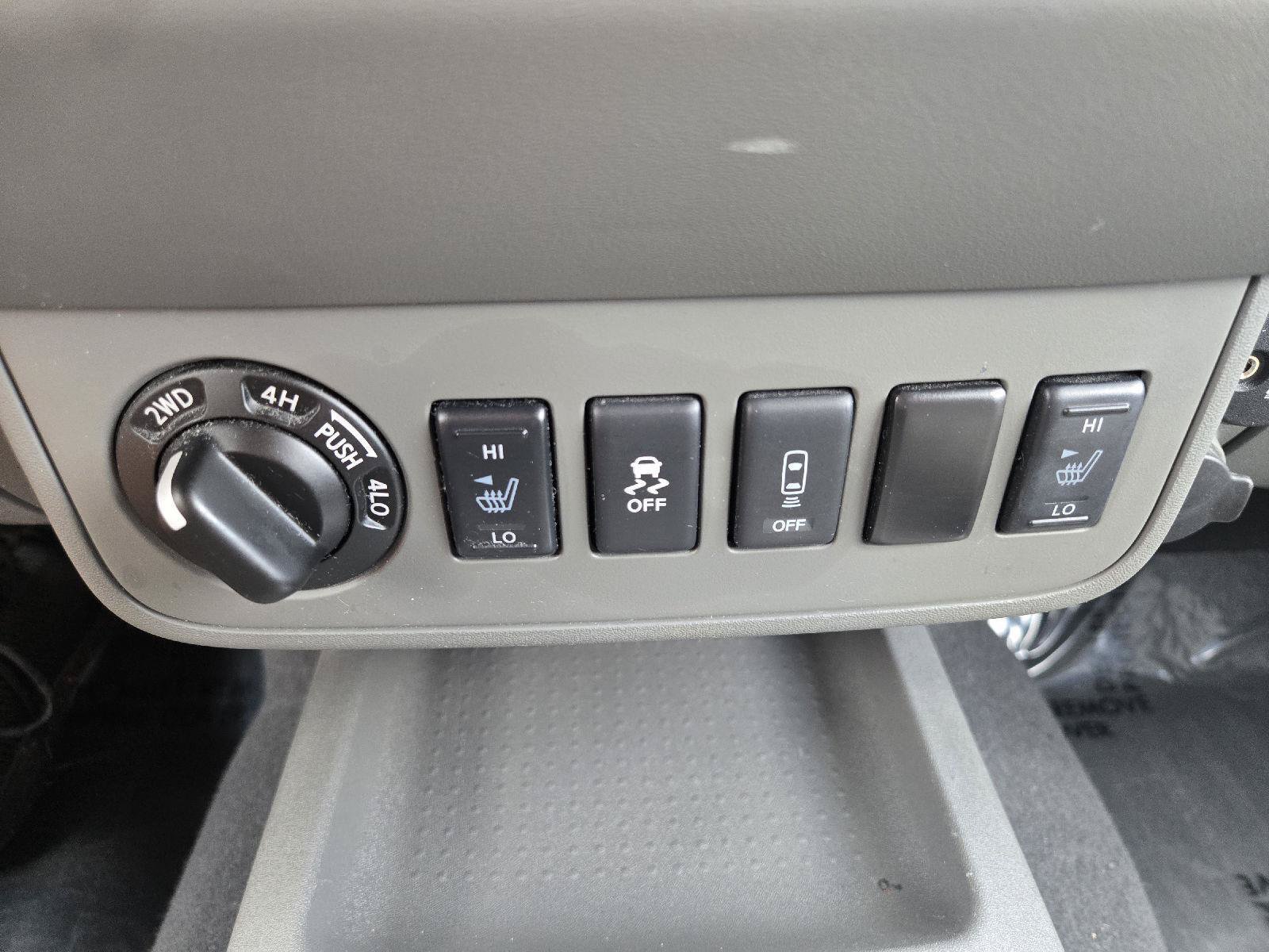 Used 2019 Nissan Frontier SV w/ Value Truck Package AWD/4WD image 19
