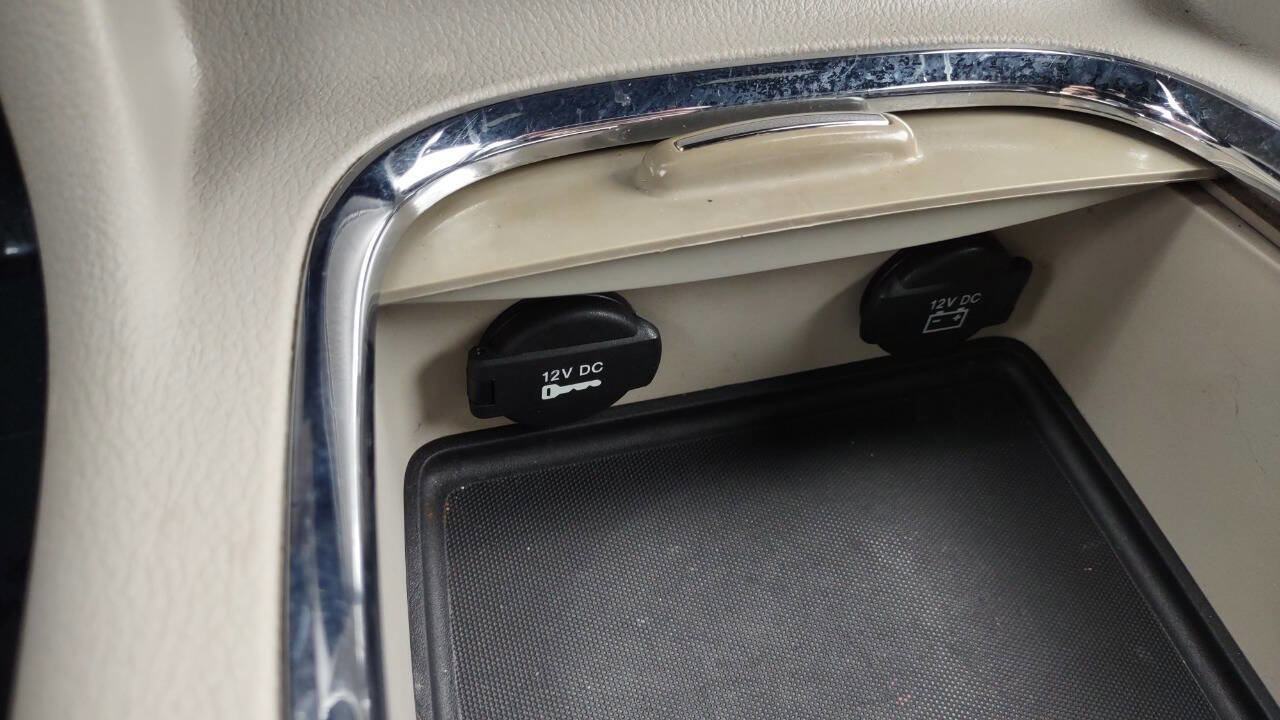Used 2019 Dodge Grand Caravan SXT image 25