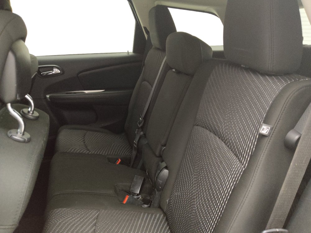 Used 2020 Dodge Journey SE w/ SE Popular Equipment Group FWD image 18