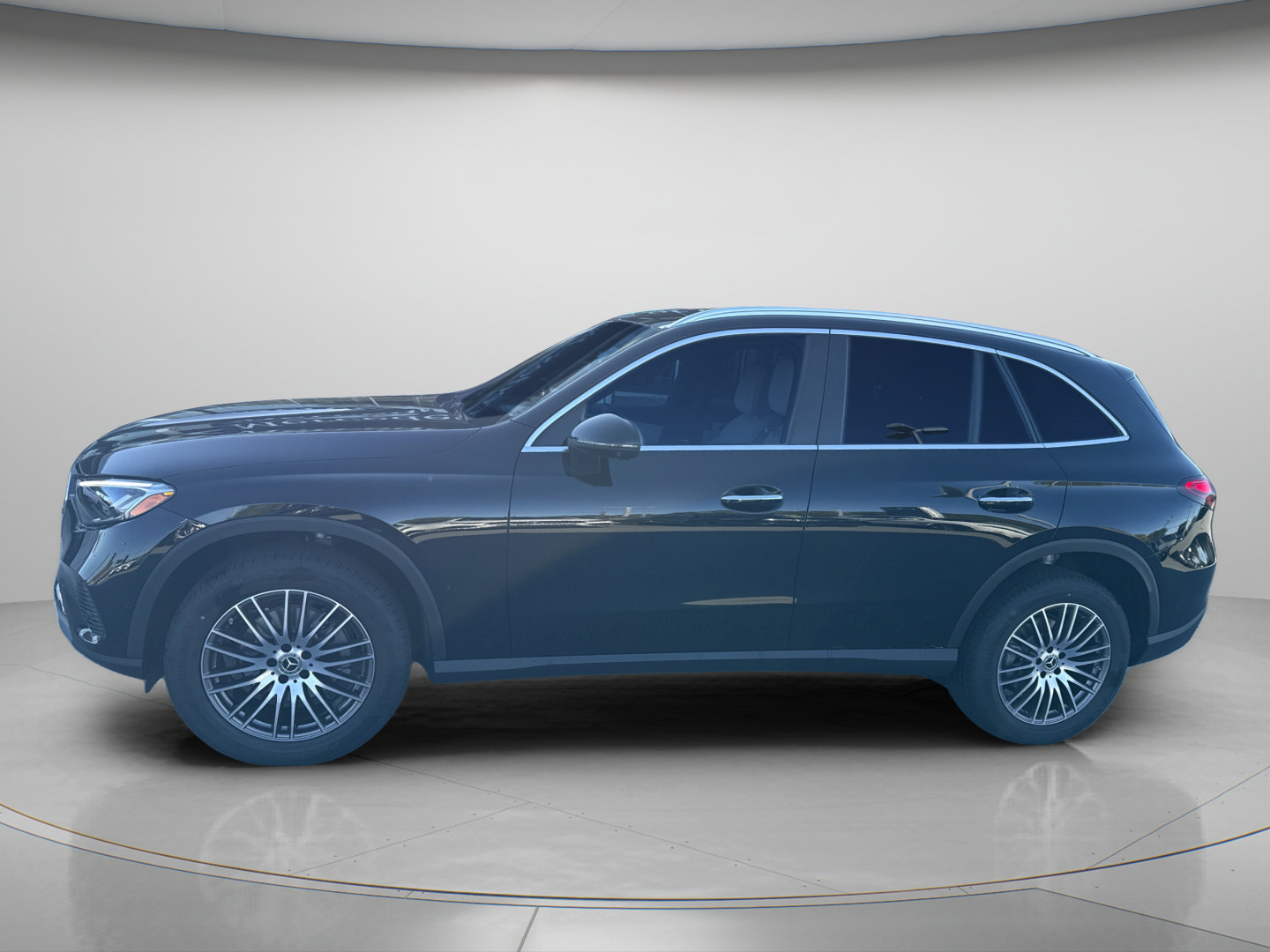 Certified 2026 Mercedes-Benz GLC 300 image 2