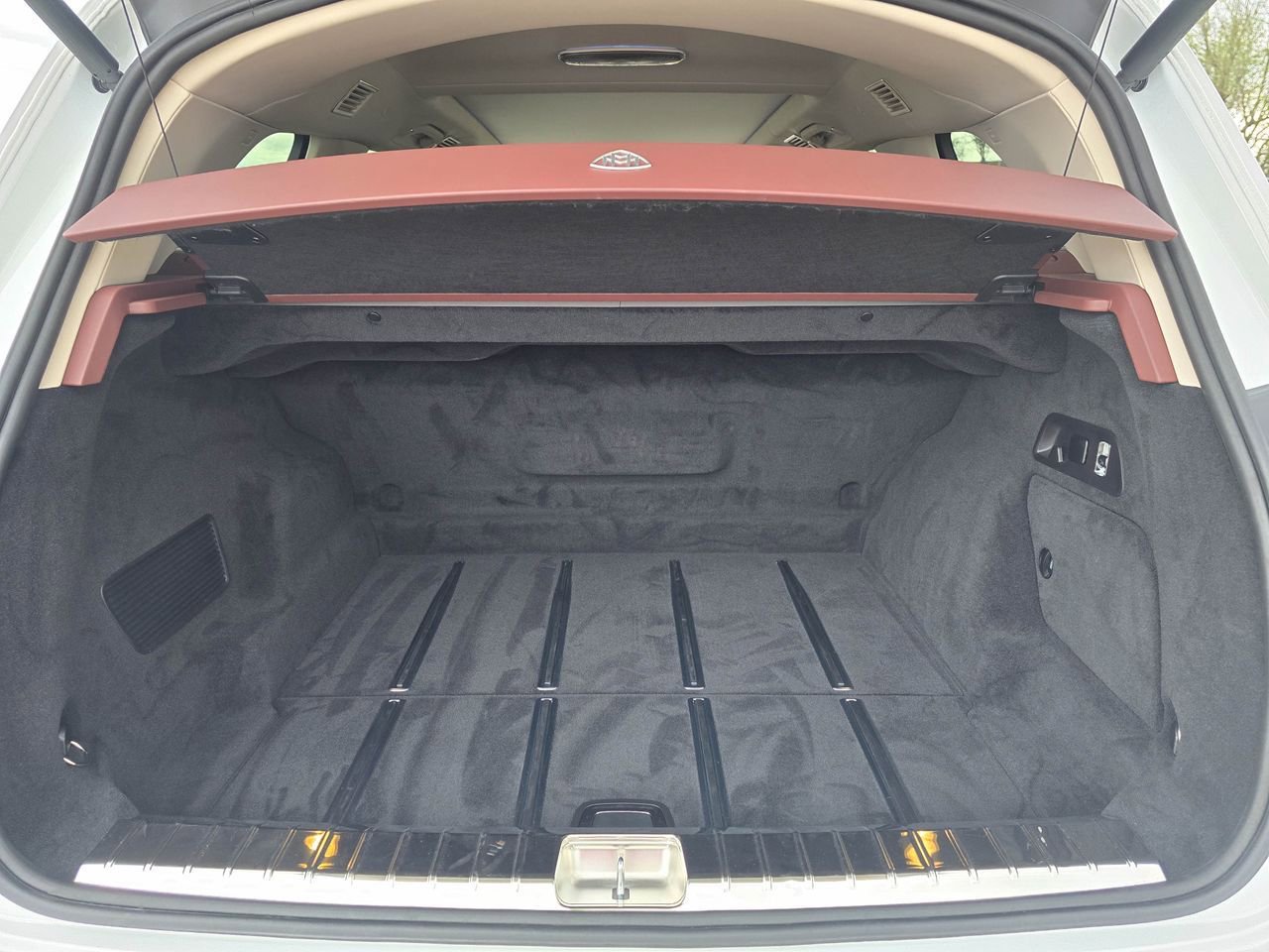 Used 2025 Mercedes-Benz Maybach GLS 600 4MATIC image 40