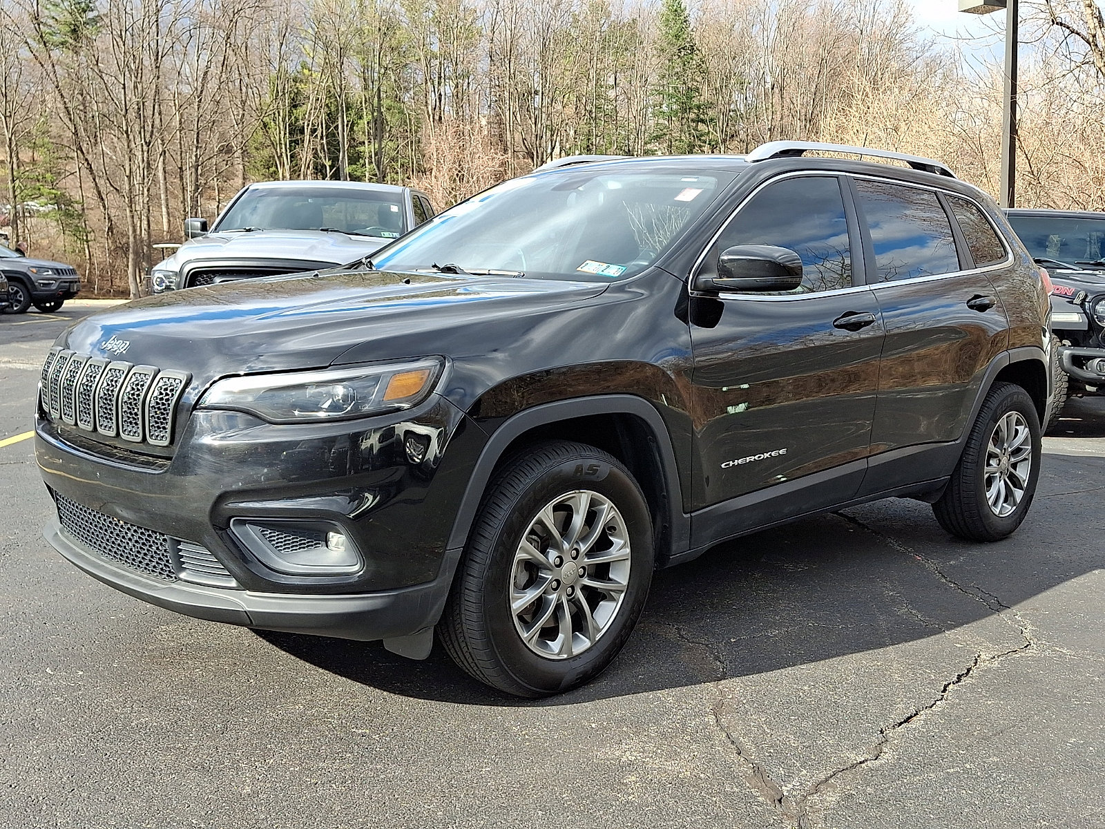 Certified 2019 Jeep Cherokee Latitude Plus image 3