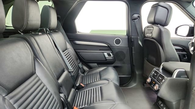 Used 2024 Land Rover Discovery Dynamic SE AWD/4WD image 23